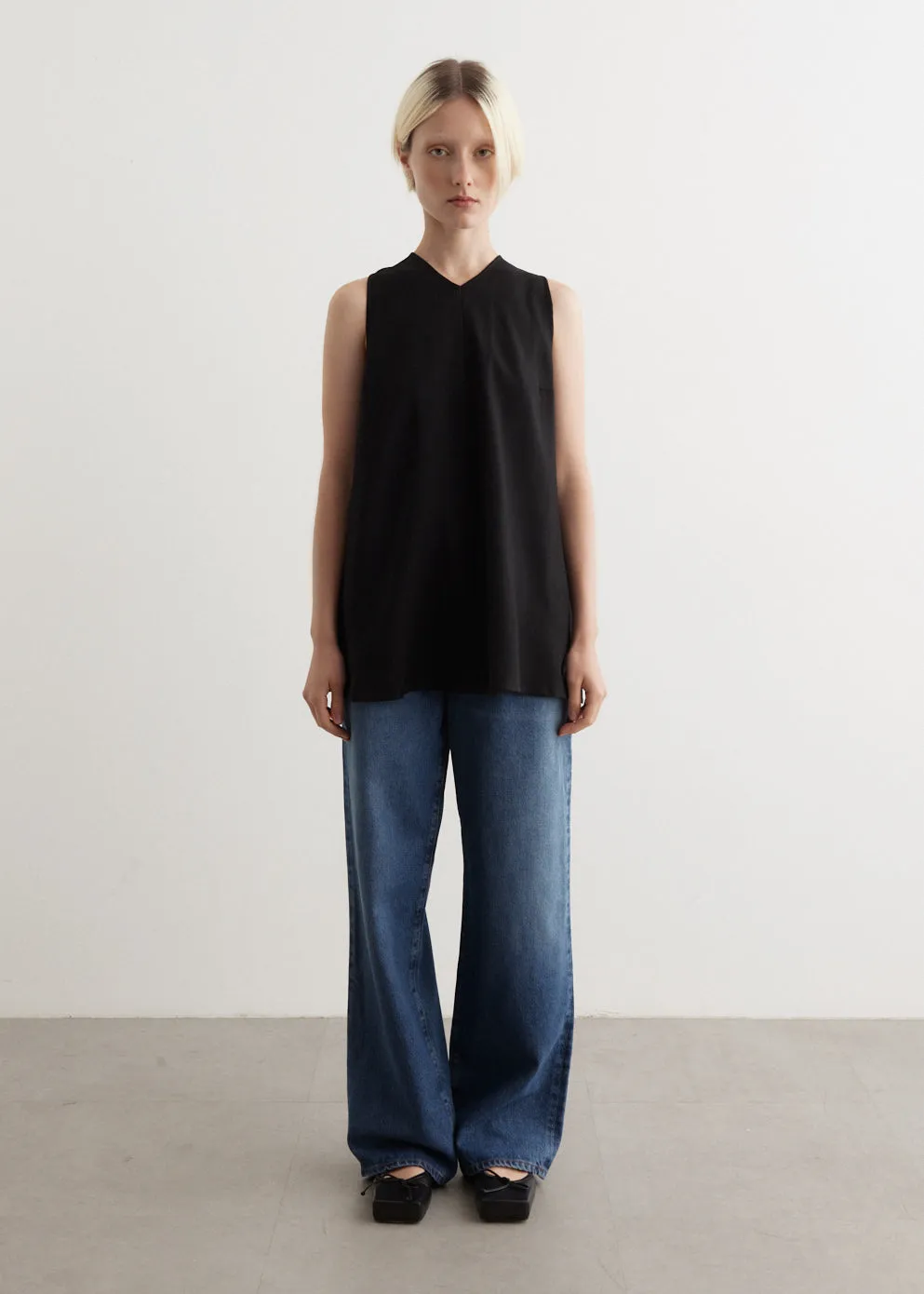 Forres Sleeveless V-Neck Top