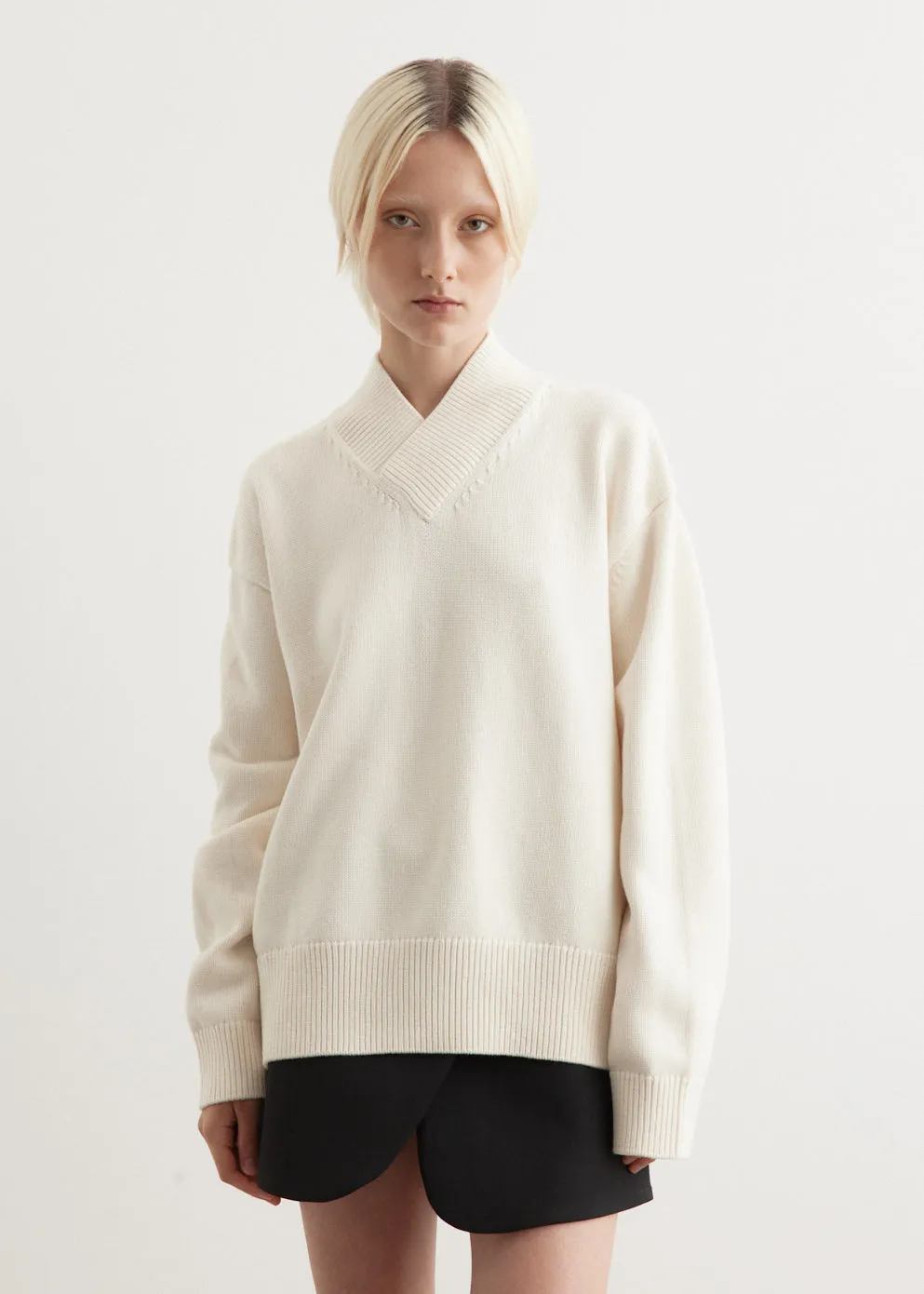 Nohwe 3G Cross-Neck Knit